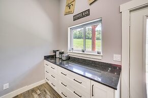 Spacious Barndominium Near Branson w/ Game Rooms