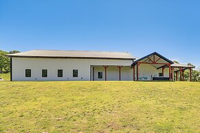 Spacious Barndominium Near Branson w/ Game Rooms