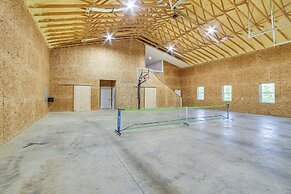 Spacious Barndominium Near Branson w/ Game Rooms