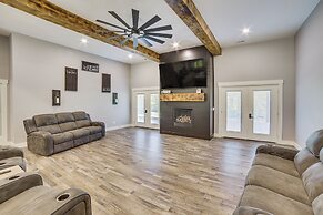 Spacious Barndominium Near Branson w/ Game Rooms