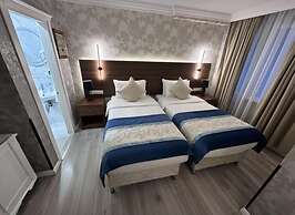 B Coner Hotel Bistro