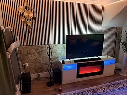2 Bedroom With Electric Charging and Parking