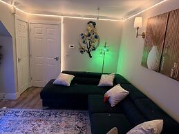 2 Bedroom With Electric Charging and Parking