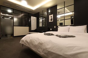 Hotel Kkulbam Stay