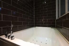 Hotel Kkulbam Stay