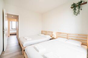 Exquisite Apartment With Cityview Balcony