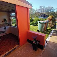 Le Hub Roundhay Sleeps 2 With Garden Room