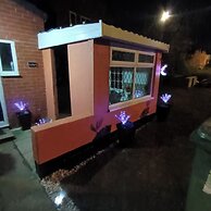 Le Hub Roundhay Sleeps 2 With Garden Room