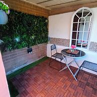 Le Hub Roundhay Sleeps 2 With Garden Room