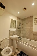 Stylish 2BR Apartment Parking PS5 Wifi
