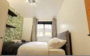 Stylish 2BR Apartment Parking PS5 Wifi
