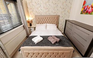 Stylish 2BR Apartment Parking PS5 Wifi