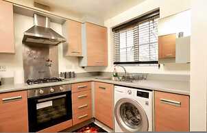 Stylish 2BR Apartment Parking PS5 Wifi