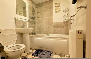 Stylish 2BR Apartment Parking PS5 Wifi