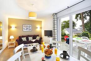 Spacious Coastal Duplex Cottage for 8