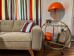 The Tides - 70s Seaside Bungalow