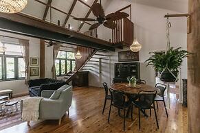 The Treehouse Rainforest Home w Pool