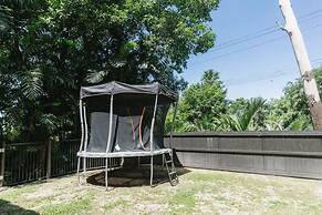 The Treehouse Rainforest Home w Pool