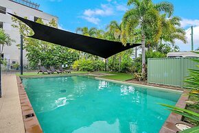 Spacious Retreat With Courtyard Resort Pool