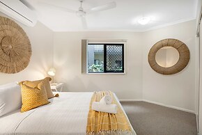 Spacious Retreat With Courtyard Resort Pool
