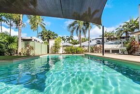 Spacious Retreat With Courtyard Resort Pool