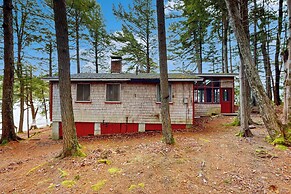 Peaceful 2BR Lakefront Cabin w/ New Dock