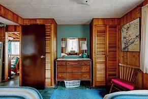 Peaceful 2BR Lakefront Cabin w/ New Dock