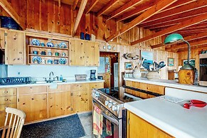 Peaceful 2BR Lakefront Cabin w/ New Dock