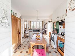 Cozy Holiday Home Near the sea