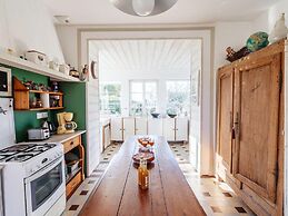 Cozy Holiday Home Near the sea