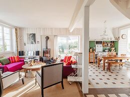 Cozy Holiday Home Near the sea