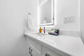 The Mccaul - Cozy Suite DT Close Fifa 2026