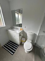 Cozy Curtin- 3 Guests House