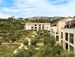 Duplex Apartment Near Maussane-les-alpilles