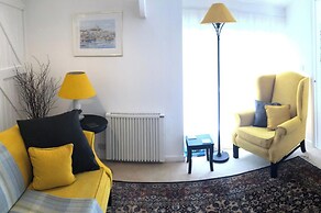 Coastal 1 Bed Flat - Sleeps 2 -patio - Parking