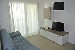 Comfy Flat 200m From the Beach