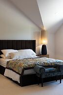 House Sleeps 10 With Enclosed Garden
