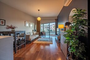 Benesta Centro by GOLDFINCH