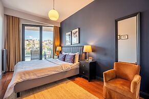 Benesta Centro by GOLDFINCH