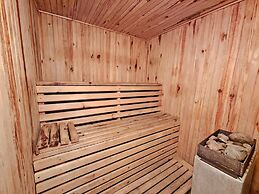 Large House With Private Garden and Sauna