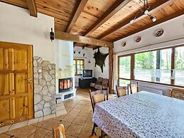 Large House With Private Garden and Sauna