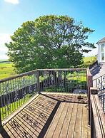 4 Bed House - Sleeps 10 - Pets - Garden - Parking