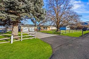539 Massive 3 Bedroom Sleeps 10!