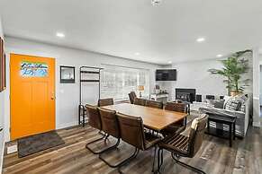 539 Massive 3 Bedroom Sleeps 10!