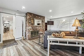 539 Massive 3 Bedroom Sleeps 10!