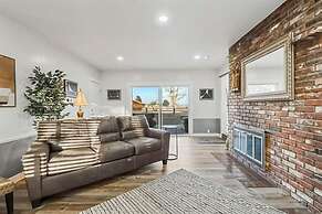 539 Massive 3 Bedroom Sleeps 10!