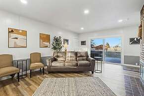 539 Massive 3 Bedroom Sleeps 10!
