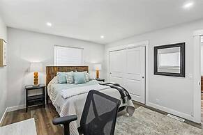 539 Massive 3 Bedroom Sleeps 10!