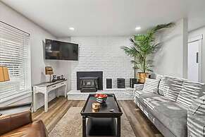 539 Massive 3 Bedroom Sleeps 10!