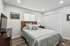 539 Massive 3 Bedroom Sleeps 10!